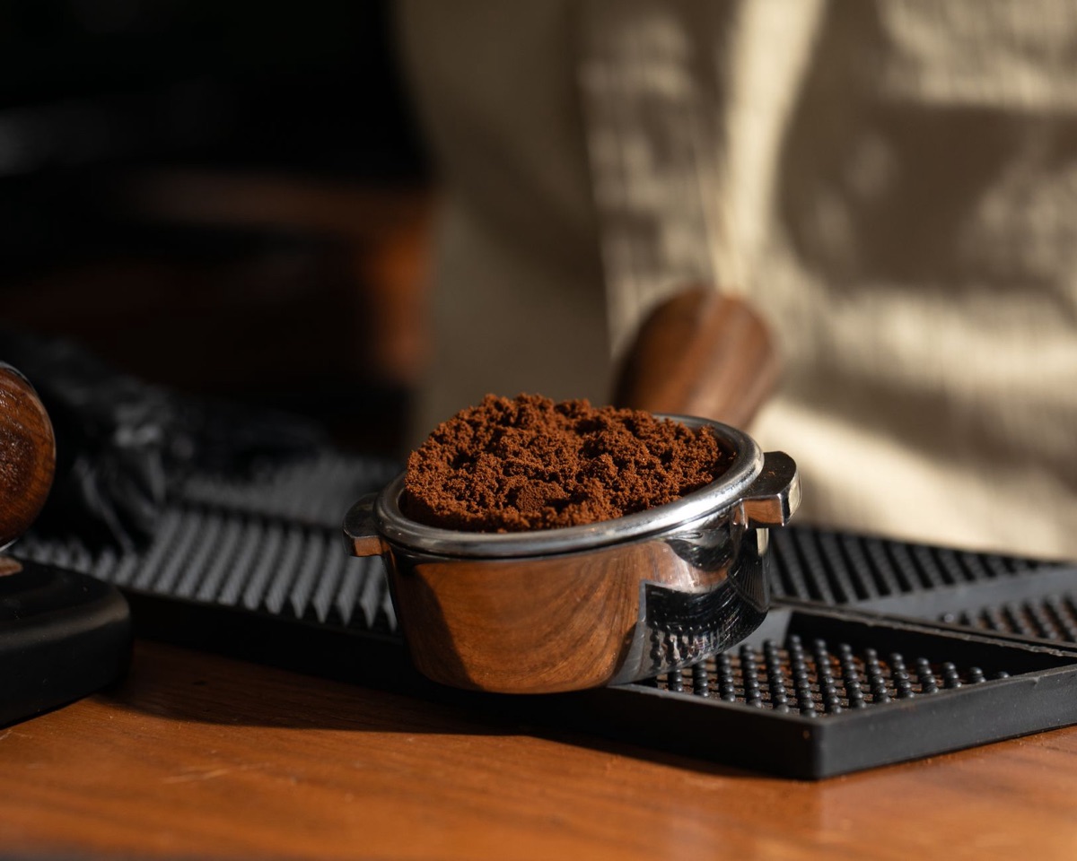 Gleichmäßig gemahlener Kaffeepulver