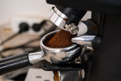 Moedor de mós: o segredo para um café especial perfeito