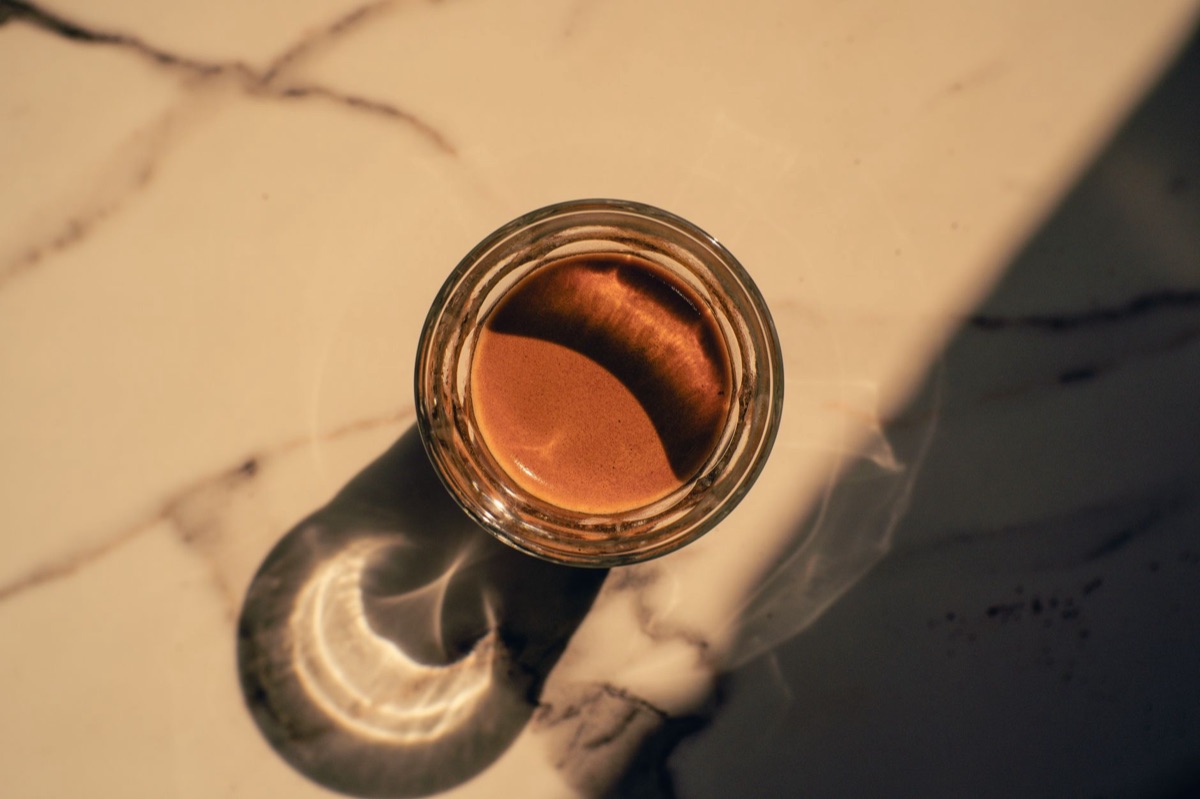 Nahaufnahme eines perfekten Espresso-Crema