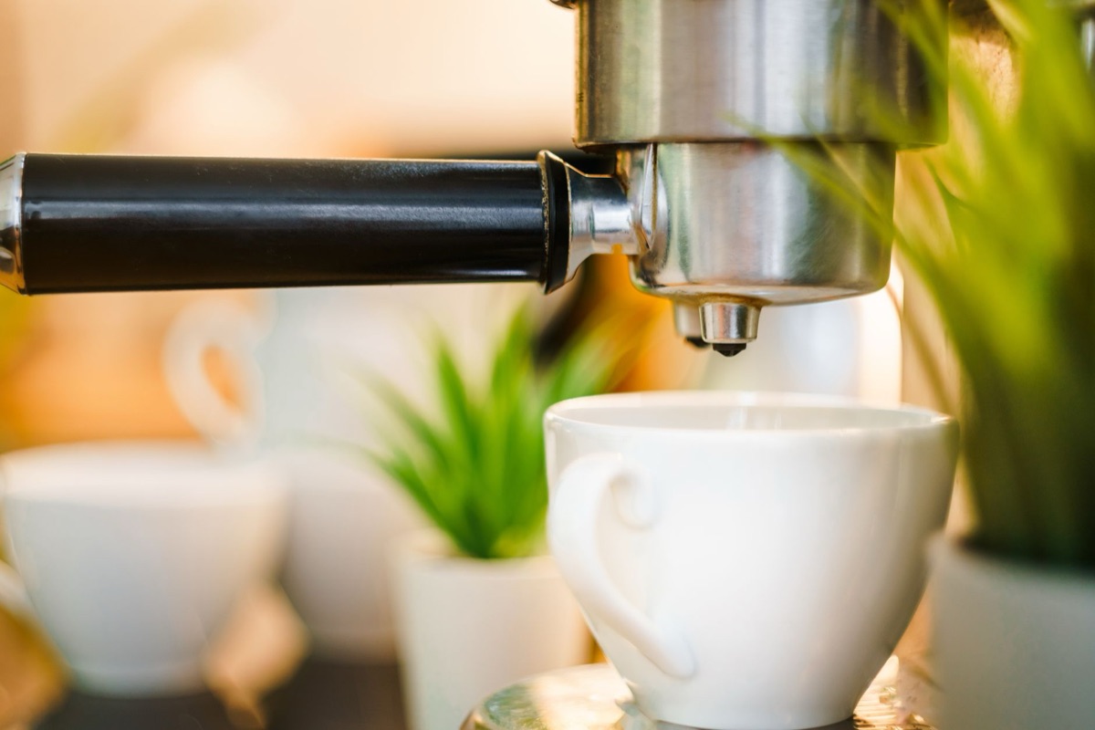 Italiaanse koffieカップ met wolkig zweet