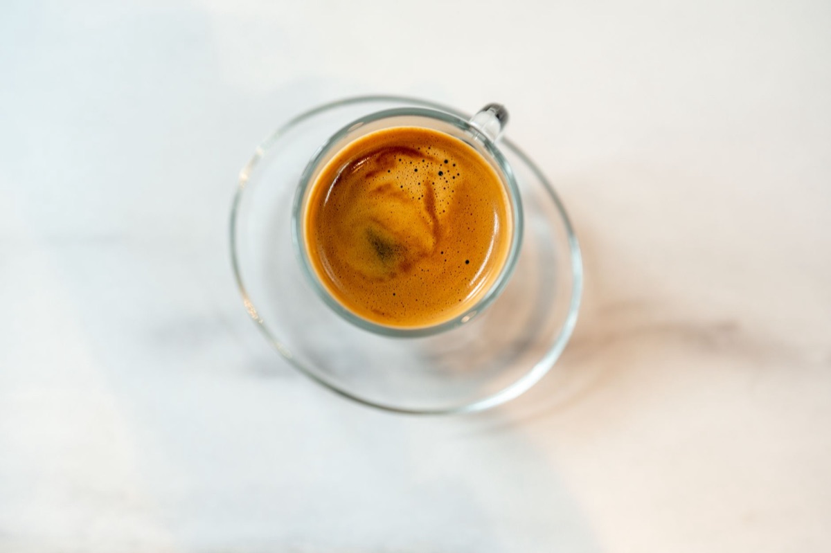 Café com arroz: um copo de café especial com notas de aroma