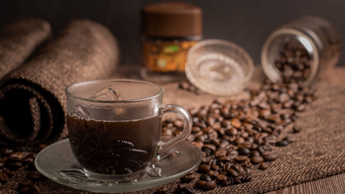 koffiezaad in glascontainer
